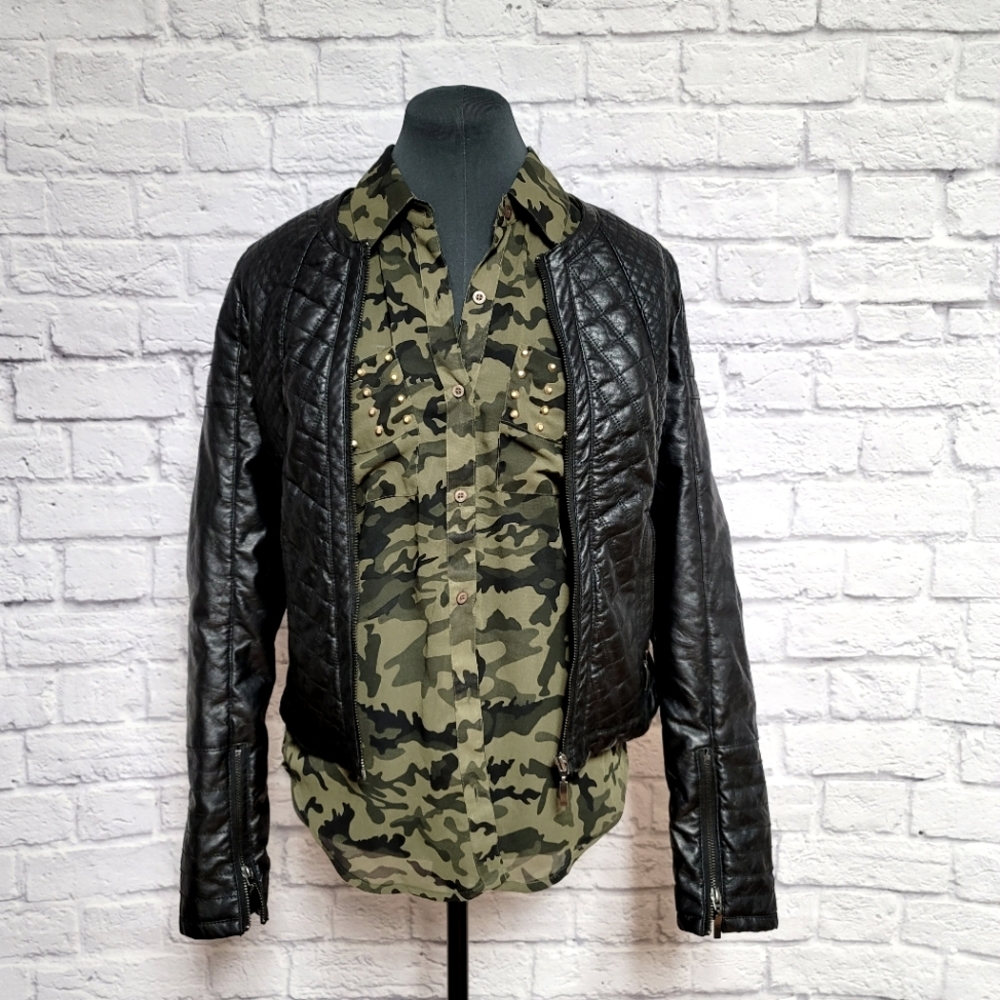Studded Camo Button Down Muscle Tank Top - Size Small